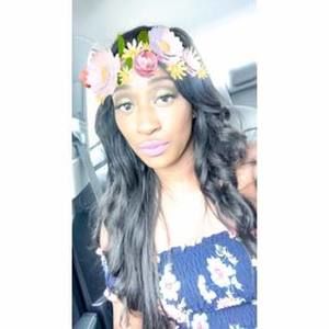 Meet your Posher, Deliscia